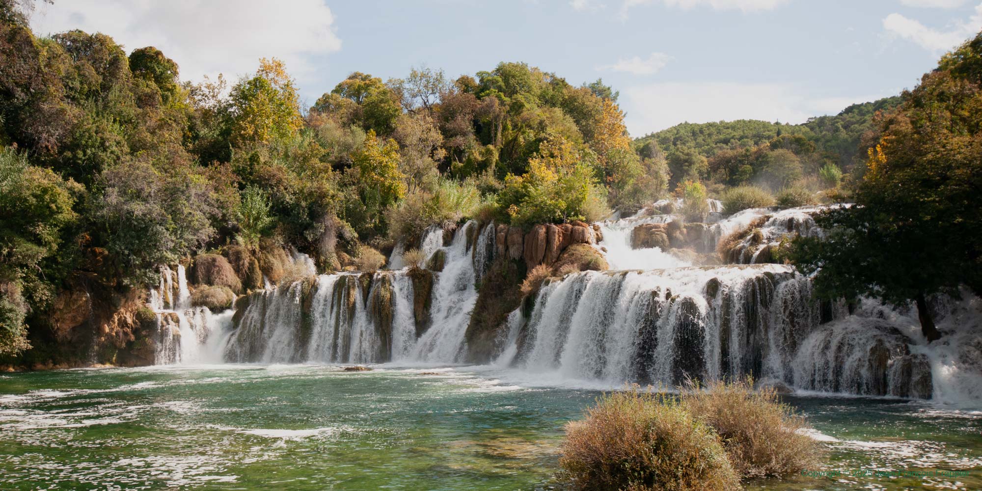 Krka - Photographie encadrée avec cadre noir 61,0 cm X 91,4 cm (24