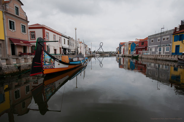 Portugal - Photographie encadrée avec cadre noir 61,0 cm X 91,4 cm (24" X 36")