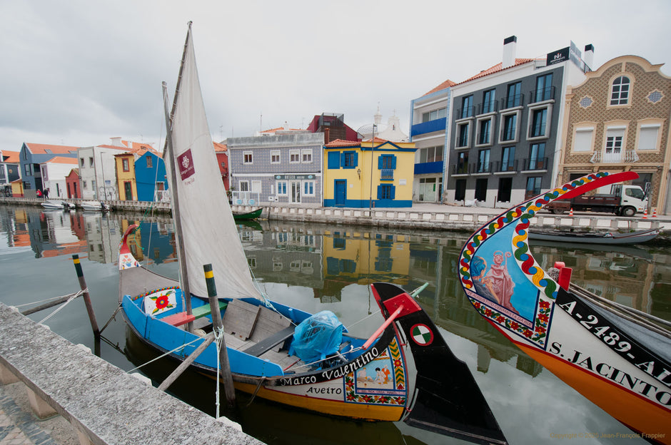 Portugal - Photographie encadrée avec cadre noir 61,0 cm X 91,4 cm (24" X 36")